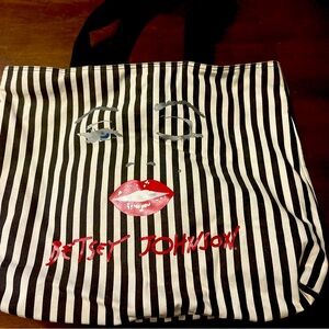Large Betsey Johnson Marilyn tote